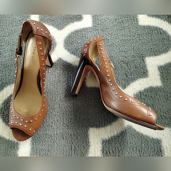 Coach "Billie" Studded Peep Toe Heel 👠in Walnut - Picture 9 of 13